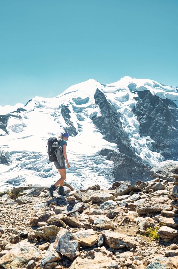 How Does High Altitude Exposure Affect Exercise Performance and Acclimatization?